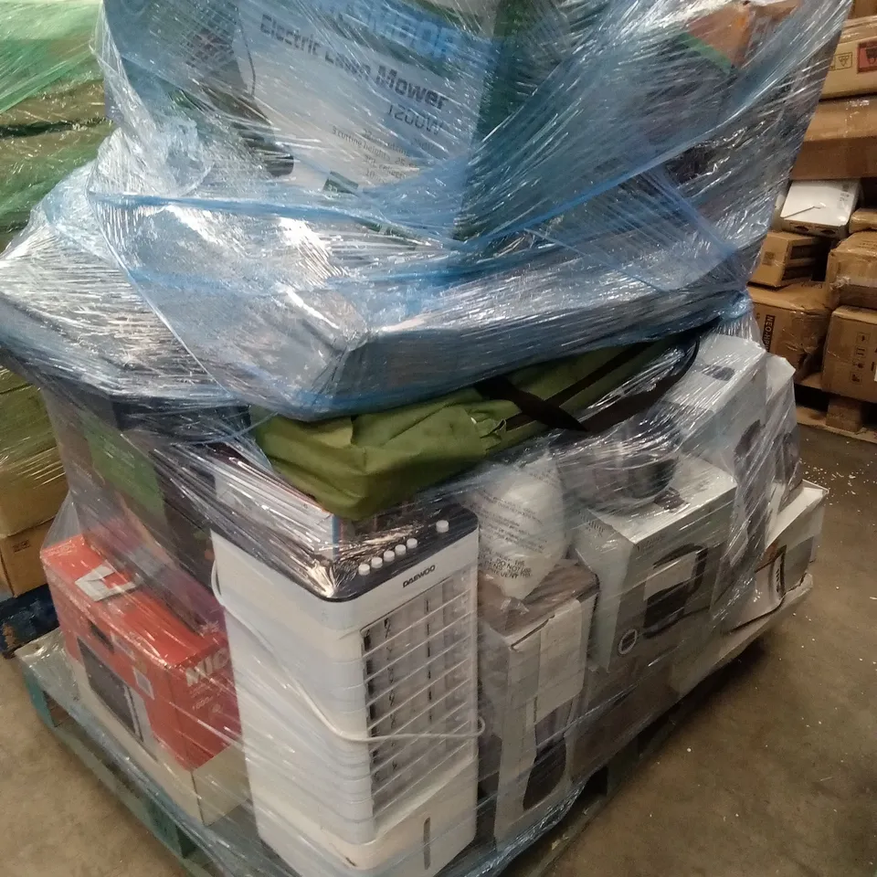 PALLET OF ASSORTED KITCHEN APPLIANCES AND GARDEN TOOLS TO INCLUDE; HAWKSMOOR LAWN MOWER, TOWER FANS, VORTX AIR FRYER, MICROWAVE TOASTERS, KETTLES, BLENDERS ETC