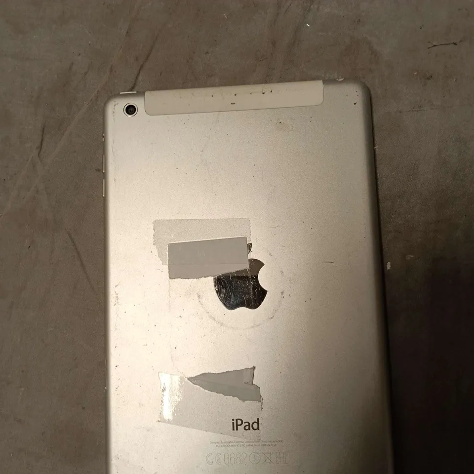 APPLE IPAD MINI 2 IN GREY