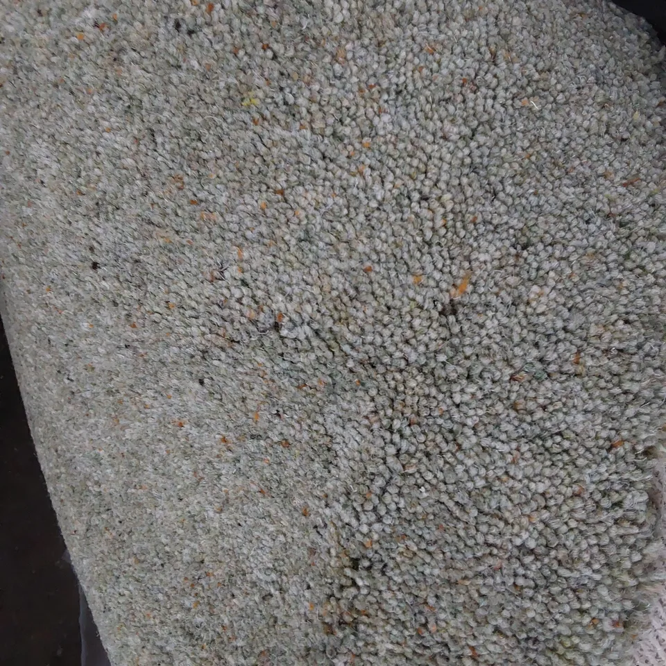 ROLL OF QUALITY STRATHMORE PREMIUM ALPINA CARPET APPROXIMATELY 5M × 8.5M