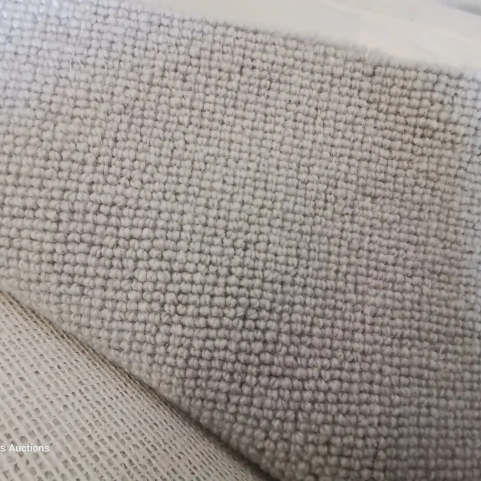 ROLL OF QUALITY TUDOR CO-ORDINATES DRIZZEL CARPET APPROXIMATELY 4M × 3.8M