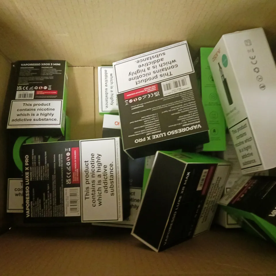 APPROXIMATELY 15 VAPES & E-CIGARETTES TO INCLUDE VAPORESSO LUXE XR MAX, ASPIRE FLEXUS, VAPORESSO GEN PT80 S, ETC