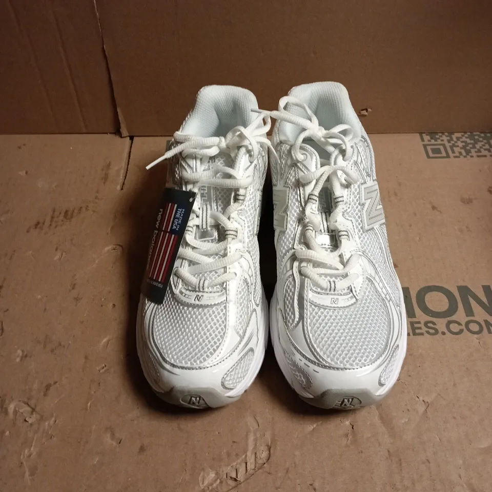 NEW BALANCE WHITE RUNNING TRAINERS - SIZE UK 8