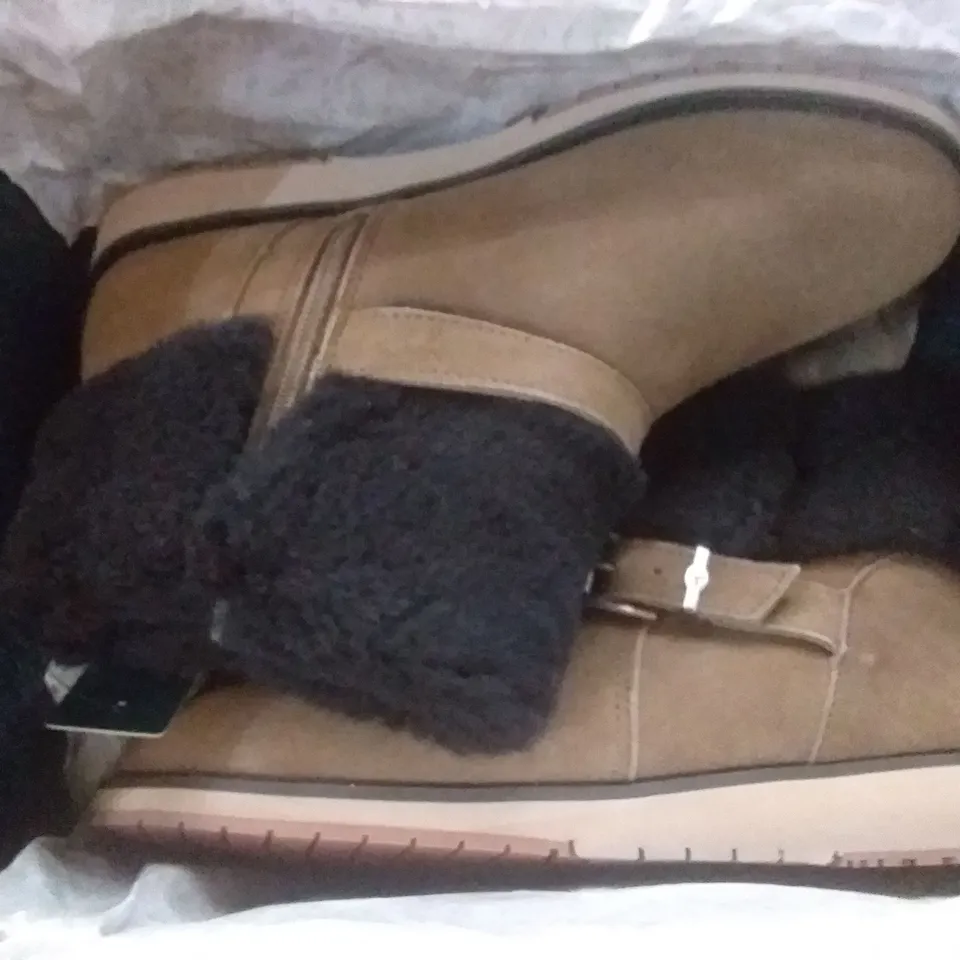 4 EMU AUSTRALIA SHOE BOXES CONTAINING "OXLEY" CORIANDER LEATHER BOOTS - SIZE 6, "OXLEY" BLACK LEATHER BOOTS - SIZE 3, KERIE LEATHER BOOTS CLARET - SIZE 9, SHARKY MINI BOOTS BROWN - SIZE 7