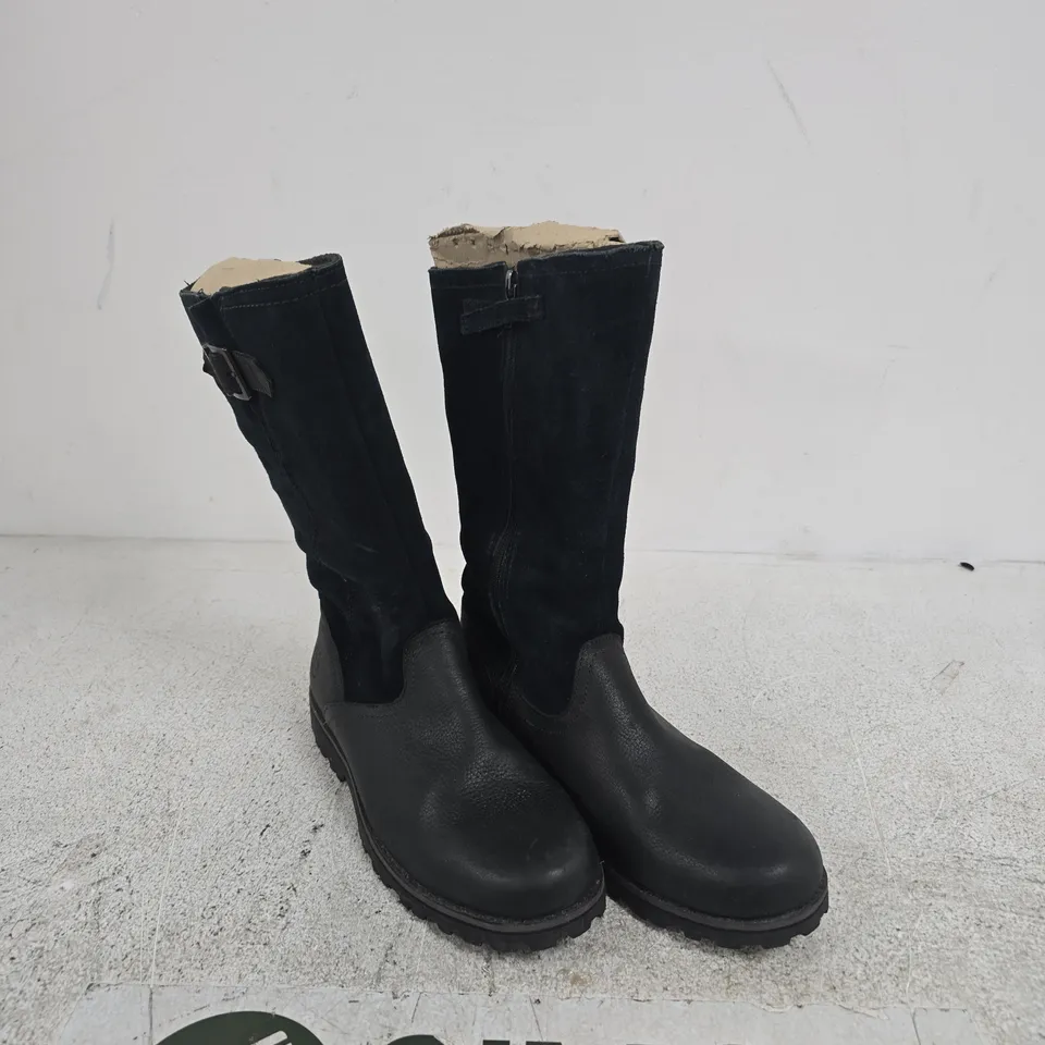 TIMBERLAND BOOTS, UK SIZE 5