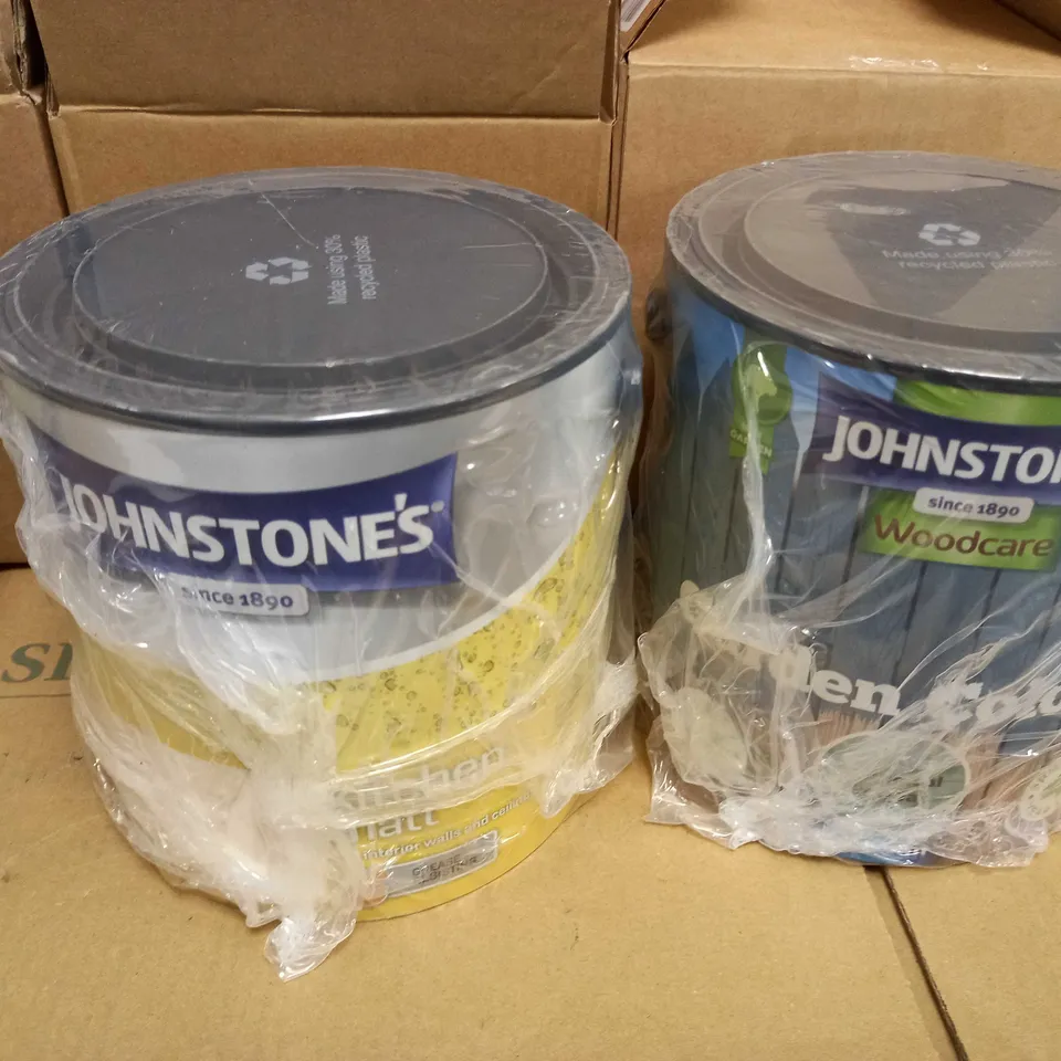 LOT OF APPROX 5 ASSORTED PACKAGED BOXED PAINTS TO INCLUDE: DULUX SATIN WOOD, DULUX LIGHT & SPACE, JOHNSTONES GARDEN WOOD