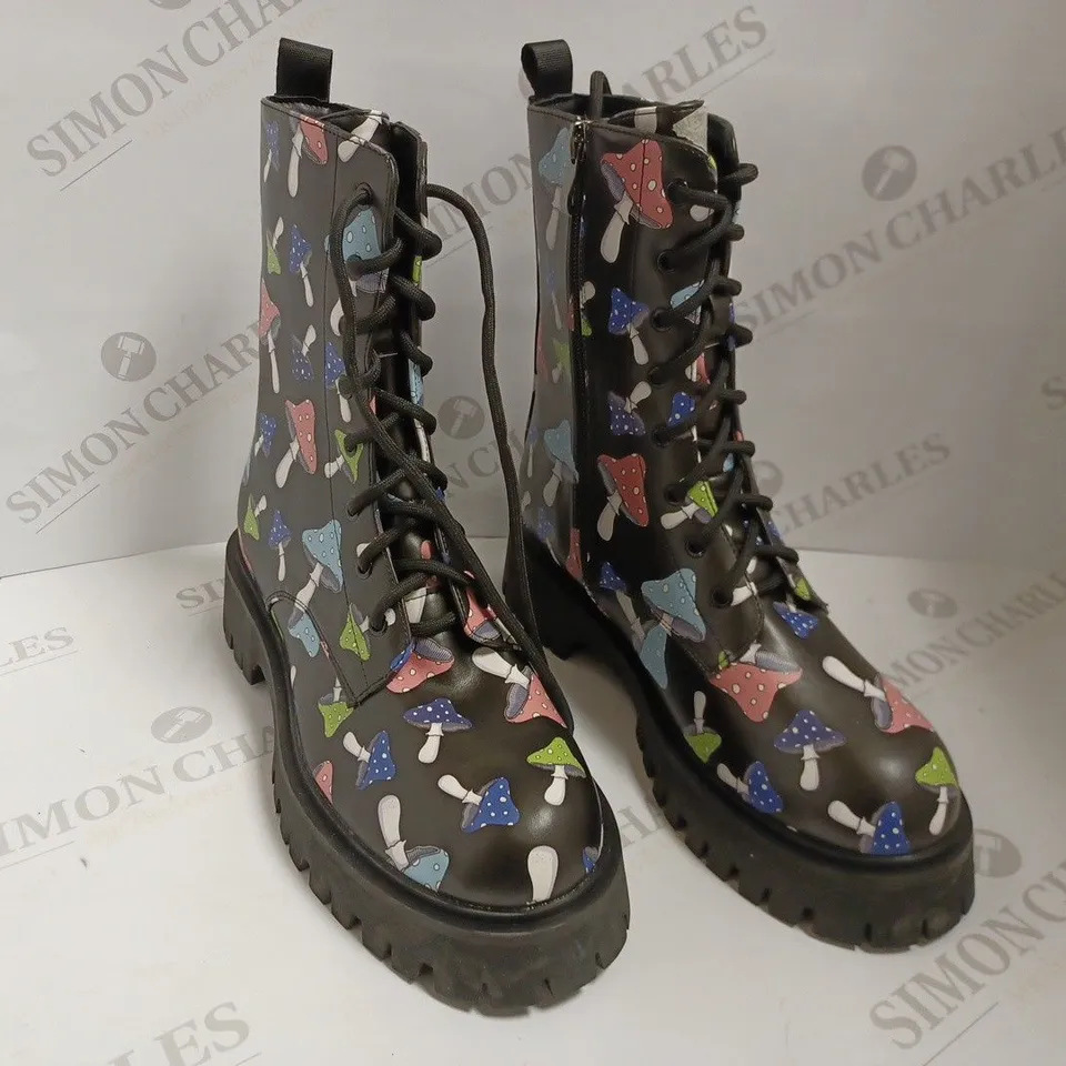 KOI VEGAN PORTOBELLO ALLIANCE MEN'S BLACK MUSHROOM BOOTS - SIZE 6