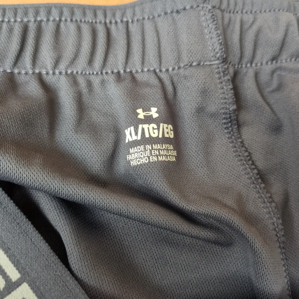UNDER ARMOUR TECH PLAY UP SHORTS IN BLUE - XL