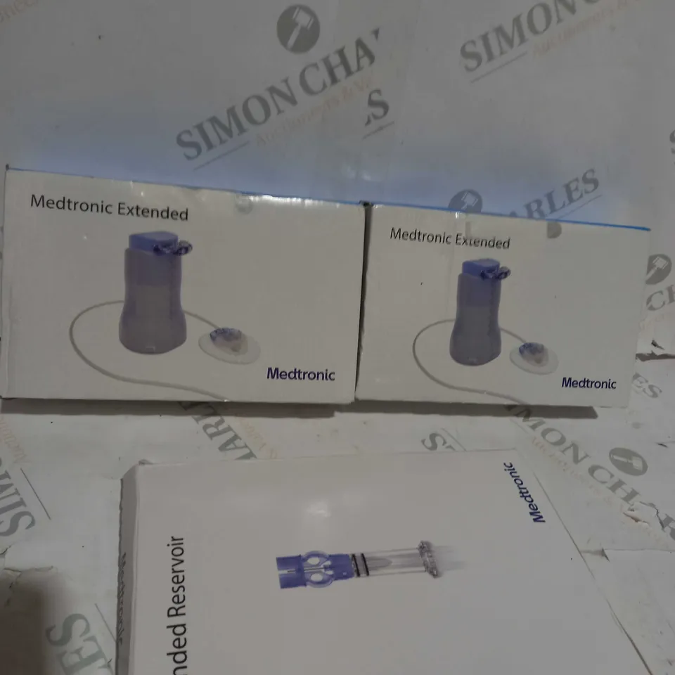 BOX OF APPROXIMATELY 10 ITEMS TO INCLUDE MEDICAL ITEMS, METAL POTS, AIR FRYER PARCHMENT PAPER ETC