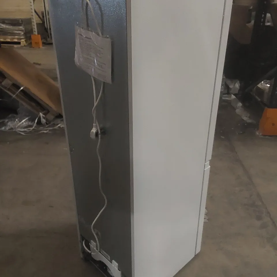 LOGIK LFC50W23 60/40 FRIDGE FREEZER - WHITE