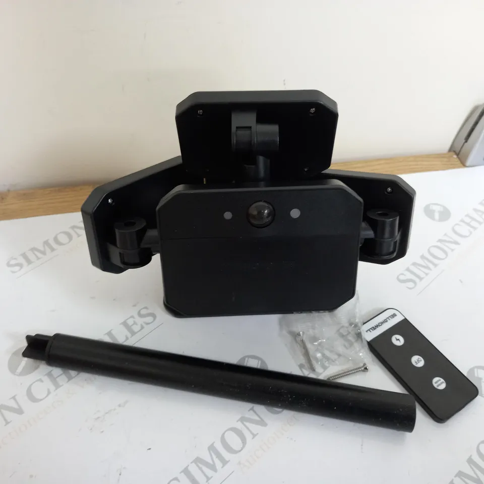 BELL & HOWELL 300 LUMENS BIONIC FLOODLIGHT