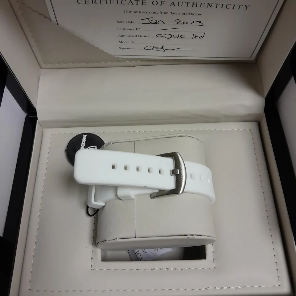 BOXED DES CHAMPS & CO AUTOMATIC GENTS WATCH SKELETON DIAL WHITE RUBBER STRAP