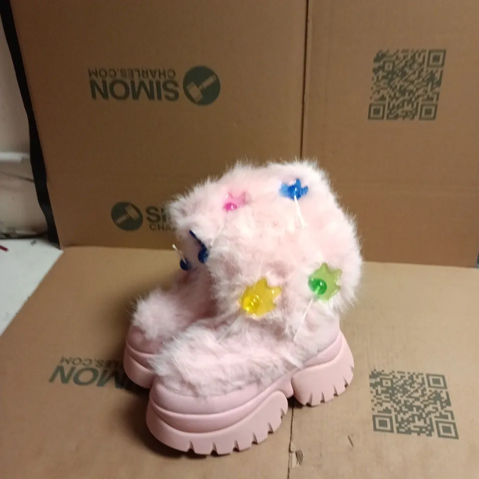 KOI UK 6 HAIRY LOLLIPOP SNOW BOOTS – CANDY PINK