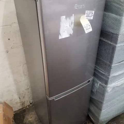 SWAN SR15690S 48CM WIDE, 50/50 SPLIT FRIDGE FREEZER - SILVER