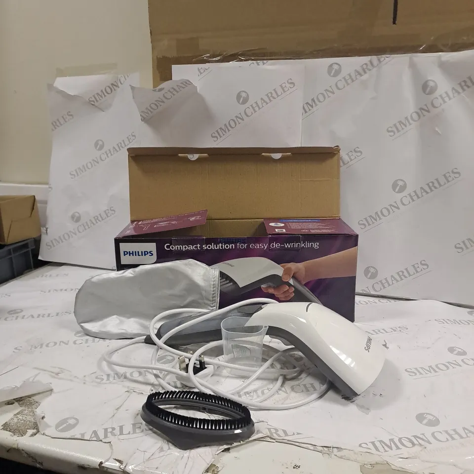 BOXED PHILIPS HANDHELD GARMENT STEAMER