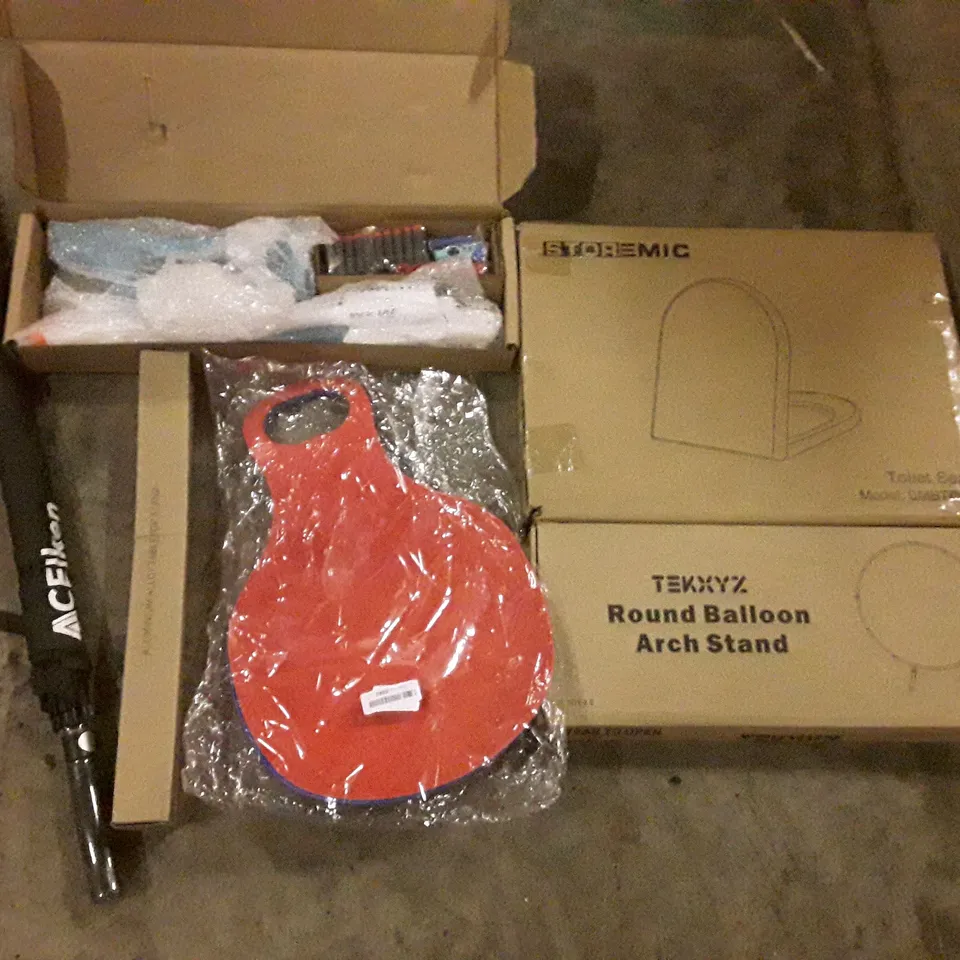 PALLET OF ASSORTED PRODUCTS INCLUDING ROUND BALLOON ARCH STAND, TOILET SEAT,UMBRELLA, TABLE TOP STAND, TOY FOAM DART GUN, SNOW SLEDS