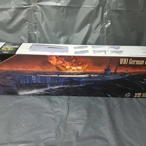 BOXED DAS WERK DW72001 WWI GERMAN SM U-9 U-BOAT KIT - COLLECTION ONLY