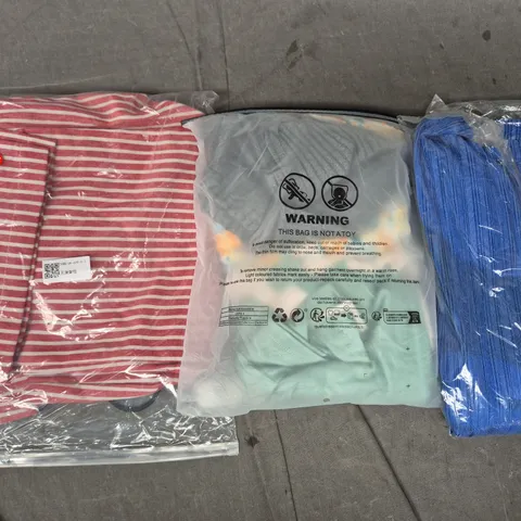 BOX OF APPROXIMATELY 25 ASSORTED CLOTHING AND FASHION PRODUCTS IN VARIOUS STYLES AND SIZES - COLLECTION ONLY