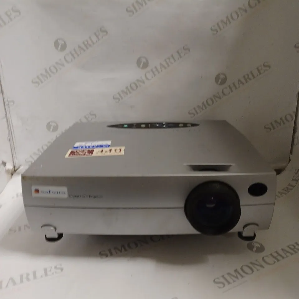 SAHARA AV-2100SD DIGITAL ZOOM PROJECTOR 