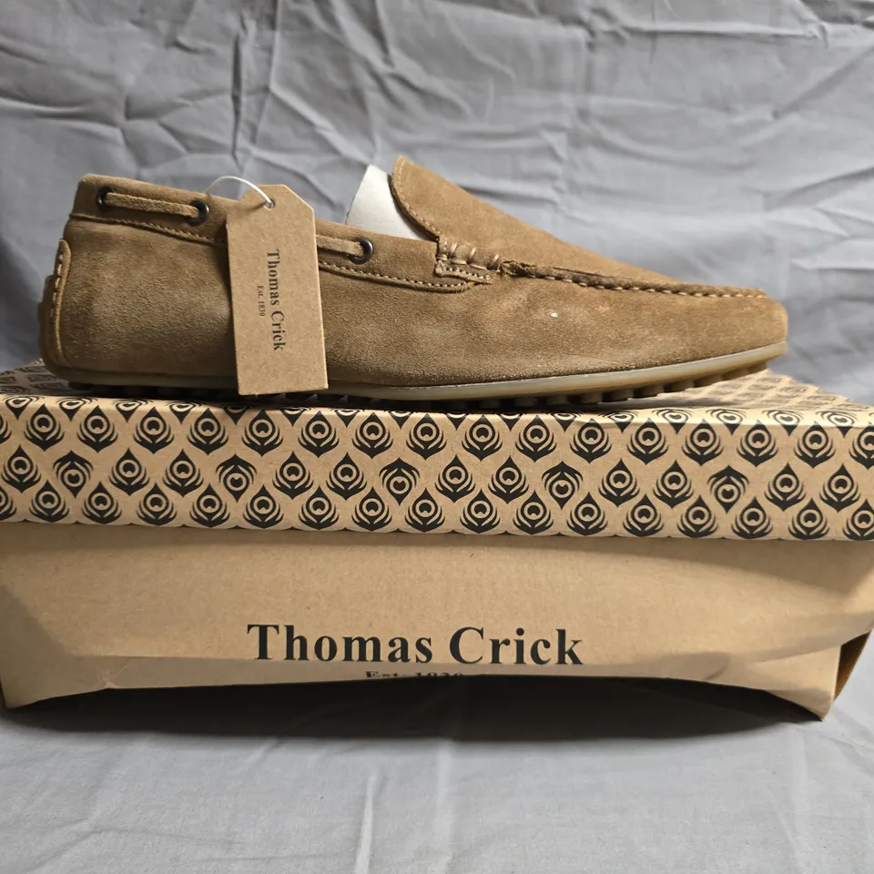 BOXED PAIR OF THOMAS CRICK DUVAL SUEDE LOAFERS IN DARK TAUPE SIZE UK 8