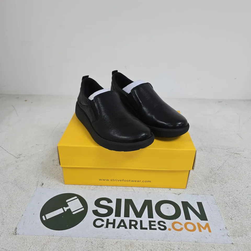 BOXED STRIPE SLIP ON SHOES - SIZE 5