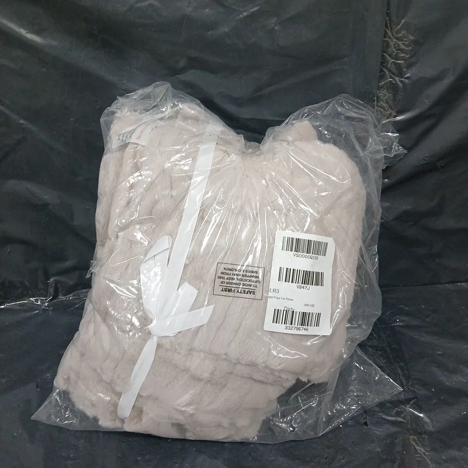BERGEN FAUX FUR THROW - CREAM
