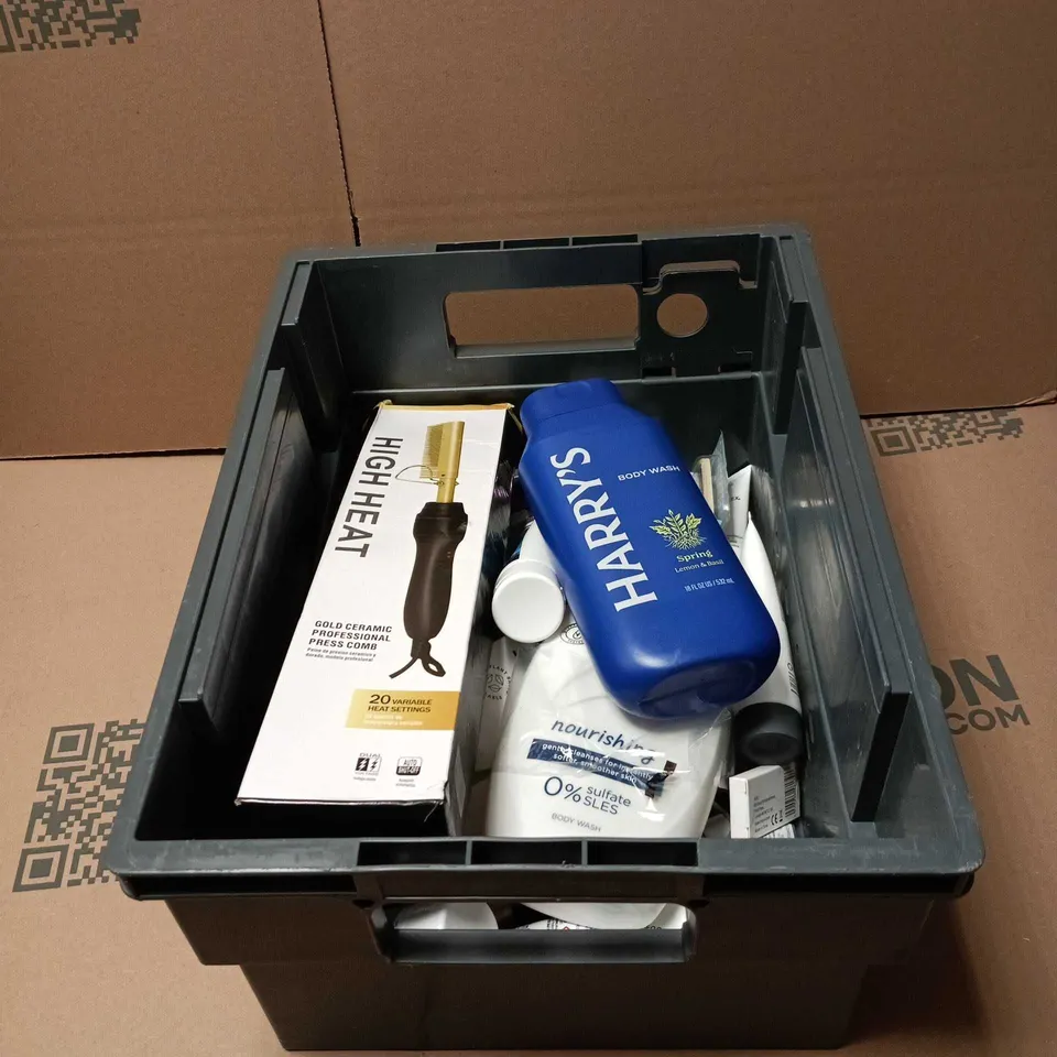 APPROXIMATELY 20 ASSORTED COSMETIC ITEMS TO INCLUDE HIGH HEAT PRESS COMB, HARRY'S BODY WASH, DOVE BODY WASH, ESPA CONDITIONER ETC