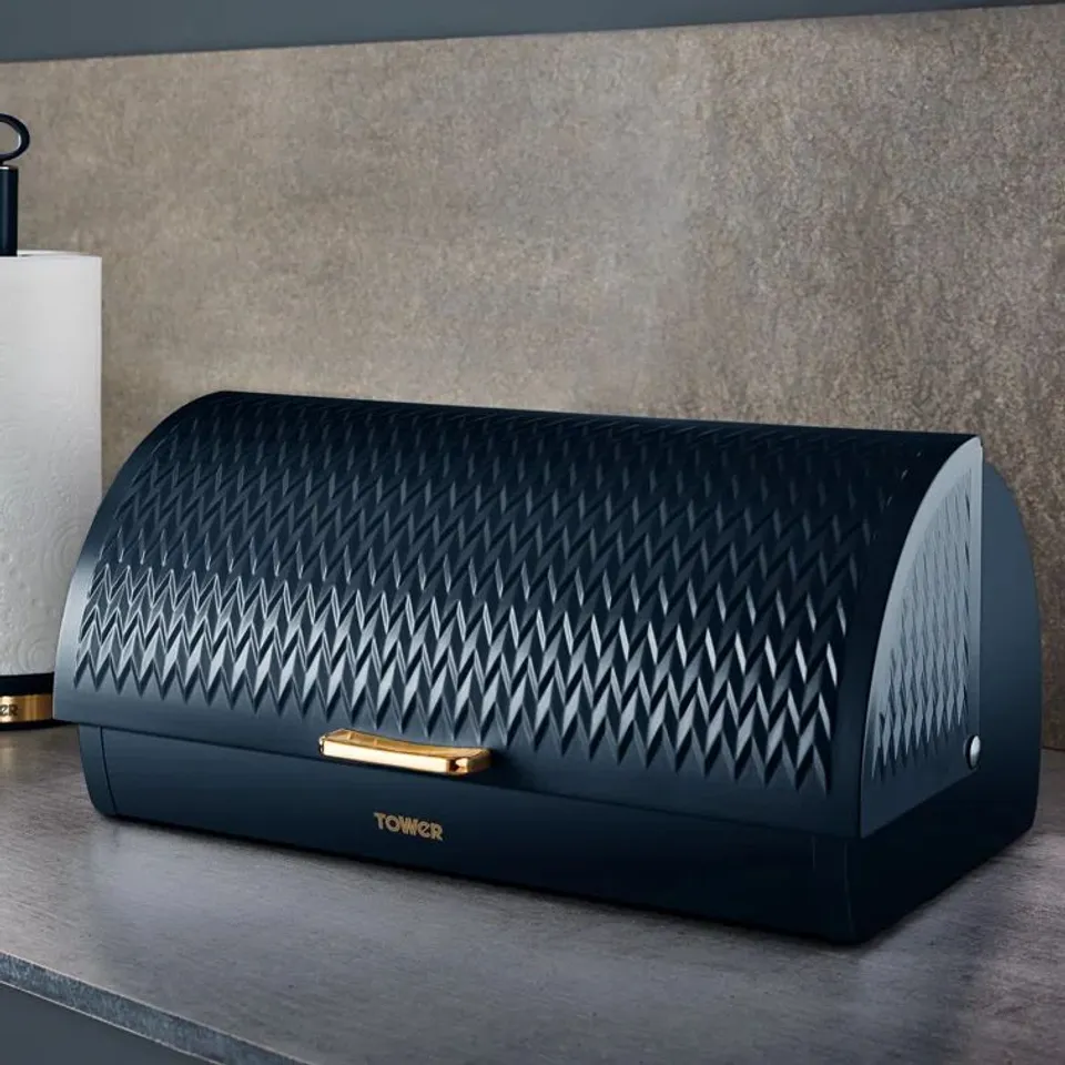 BOXED FOOD STORAGE CONTAINER