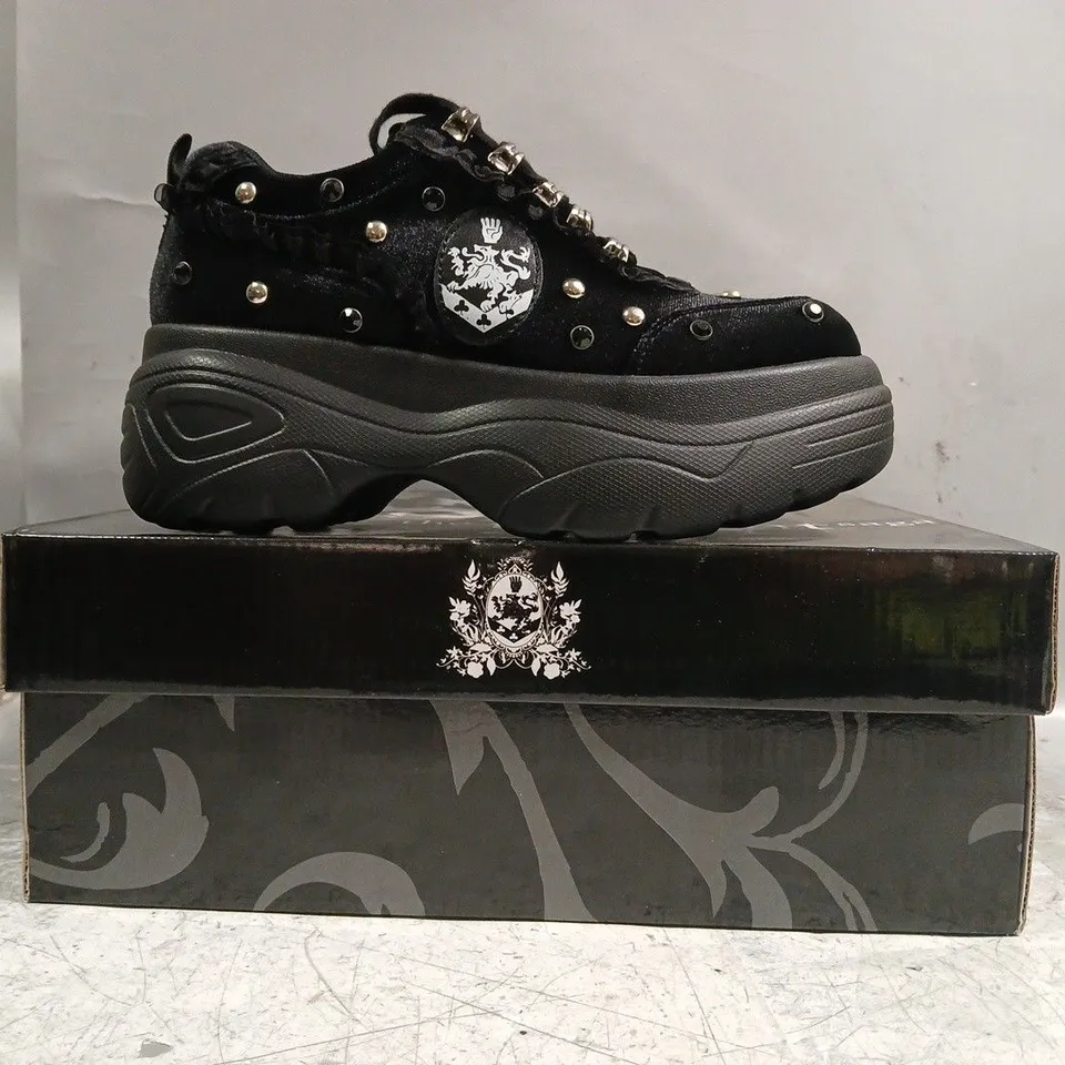 BOXED PAIR OF KOI TWILIGHT SAGA OLYMPIC COVEN CREST MIDNIGHT CHUNY TRAINERS IN BLACK SIZE UK 4