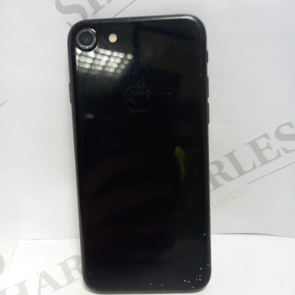 APPLE IPHONE 7 (A1778) SMARTPHONE