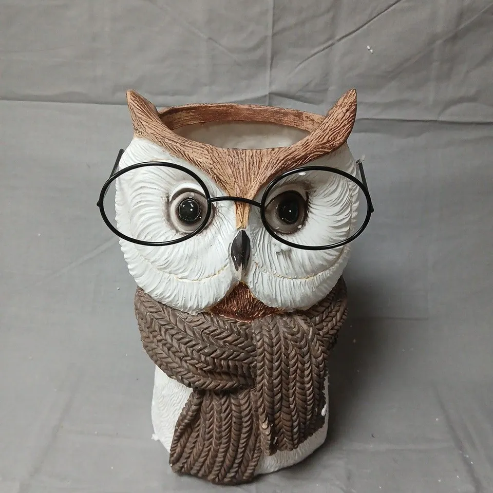 DECORATIVE OWL BUST NOVELTY PLANTER