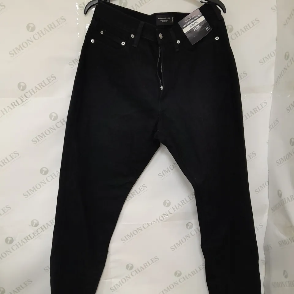 ABERCROMBIE & FITCH SIGNATURE STRETCH ATHLETIC SLIM JEANS IN BLACK 33WAIST