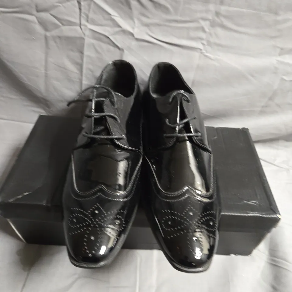 BOXED PAIR OF MOSS LONDON HATCHON SHOES - SIZE UNSPECIFIED
