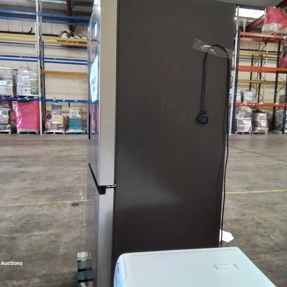 HISENSE RQ560N4WCF FREESTANDING AMERICAN FRIDGE FREEZER CROSS DOOR, NO FROST, 454 LITERS, STAINLESS STEEL - F RATED, NOISE LEVEL: 41 DECIBELS [ENERGY CLASS F]