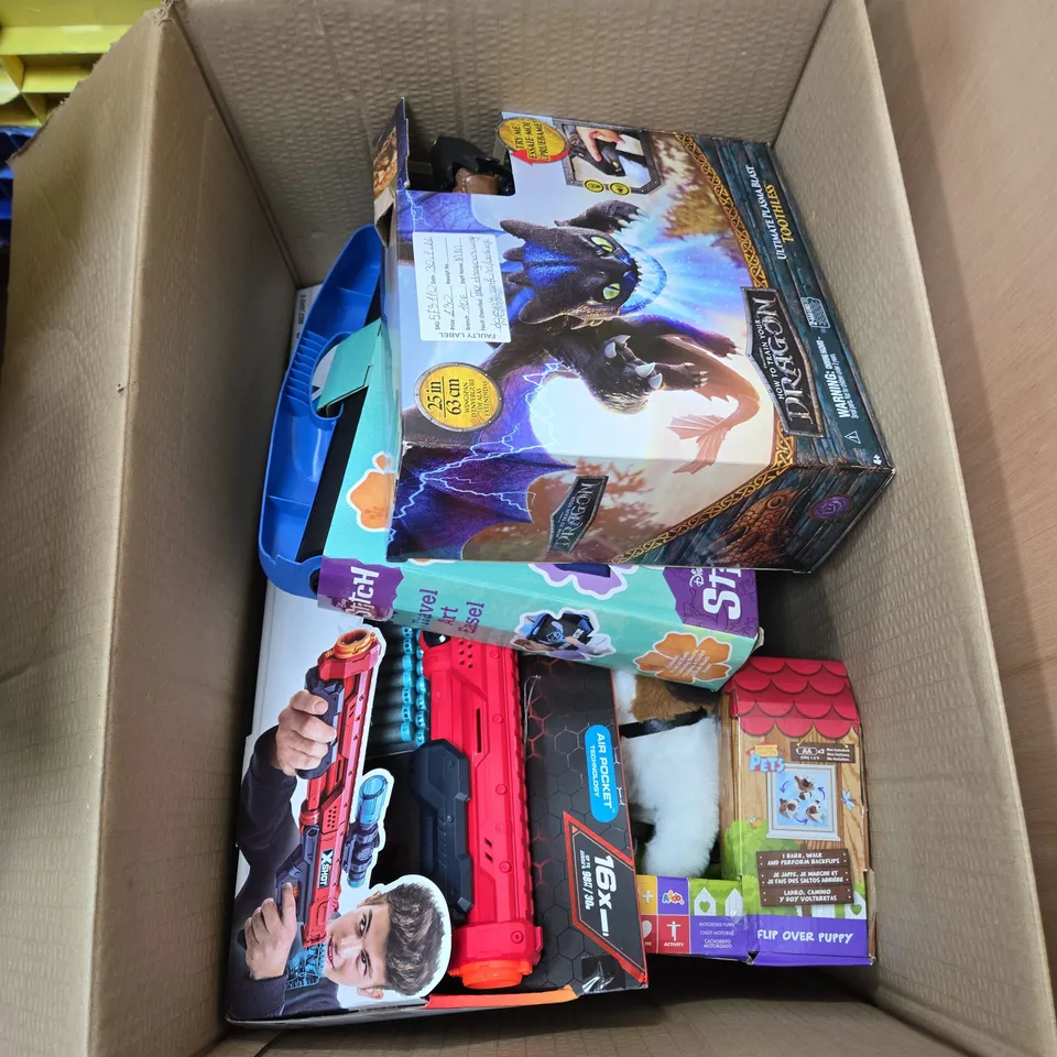 BOX OF APPROXIMATELY 10 ASSORTED TOYS INCLUDING HOW TO TRAIN YOUR DRAGON ULTIMATE PLASMA BLAST TOOTHLESS, DISNEY STITCH TRAVEL ART EASEL AND ZURU X SHOT HAWK EYE
