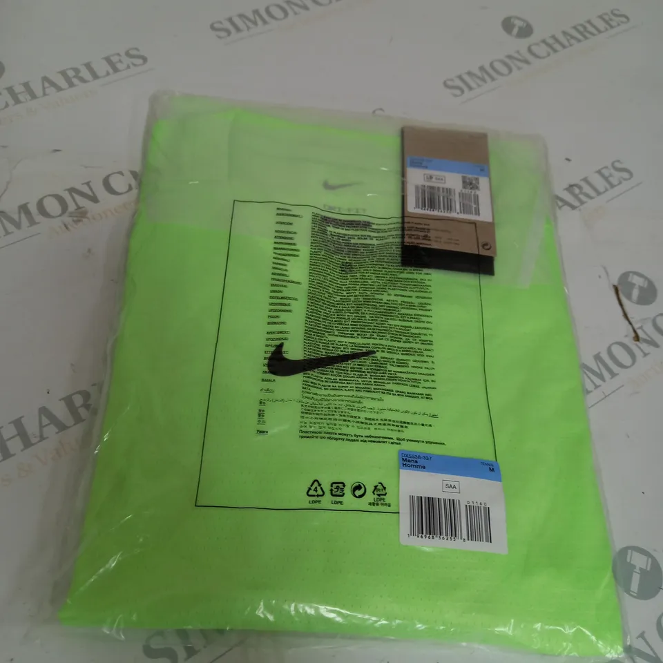 NIKE NEON GREEN T-SHIRT SIZE M 