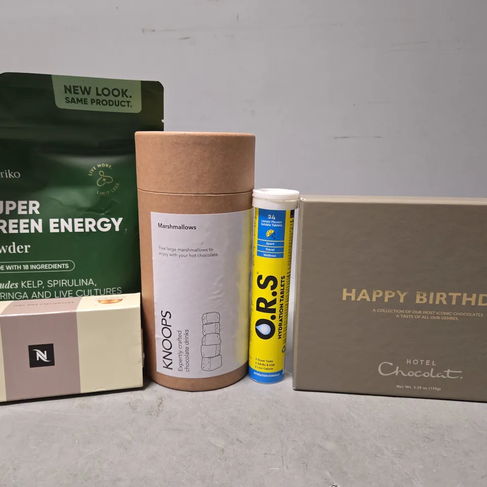 TOTE OF APPROXIMATELY 12 ASSORTED FOOD ITEMS TO INCLUDE - SUPER GREEN ENERGY , HAPPY BIRTHDAY HOTEL CHOCOLAT , KNOOPS MARSHMALLOWS ETC