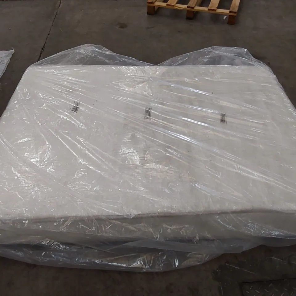 BAGGED MEMORY FOAM POCKET SPRUNG 4'6 MATTRESS  