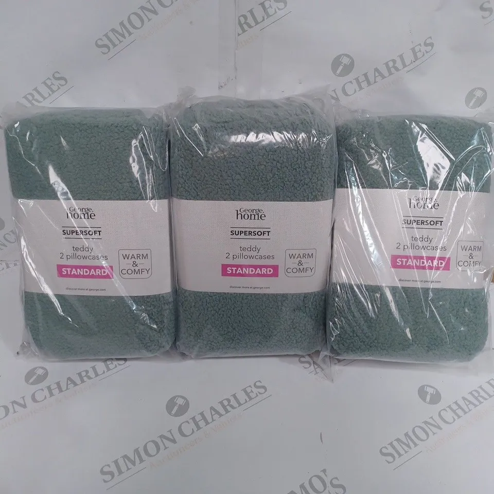 BOX OF 3 BRAND NEW PAIRS OF SUPERSOFT TEDDY PILLOWCASES IN GREEN - STANDARD	
