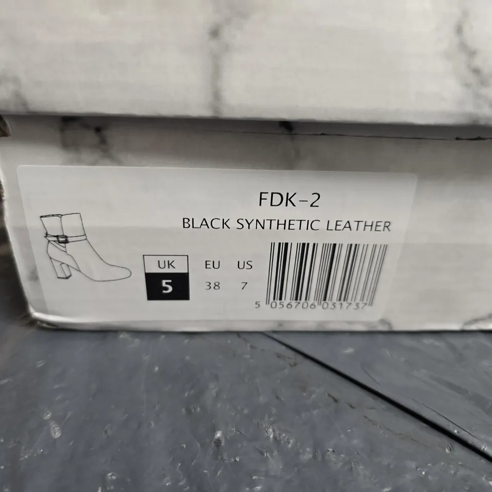 XY LONDON BLACK SYNTHETIC LEATHER ANKLE BOOTS UK 5 (EU 38, US 7)