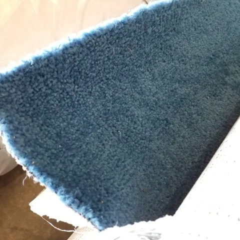 ROLL OF QUALITY DRAYTON TWIST AB 81 AZURE CARPET APPROXIMATELY 3.68×5M