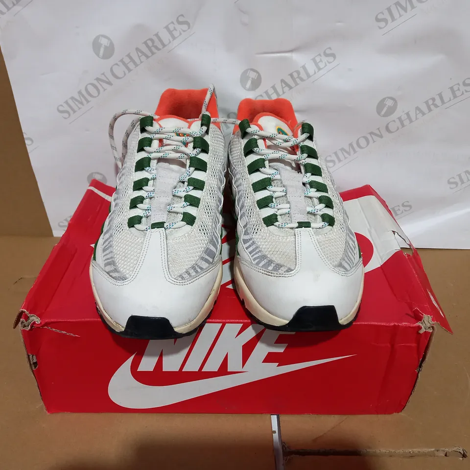PAIR OF BOXED NIKE MAX 95 ERA MENS TRAINERS SIZE 10