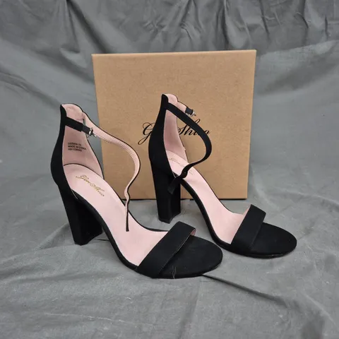 BOXED PAIR OF GENSHUO BLACK/PINK BLOCK HEELS UK 6.5