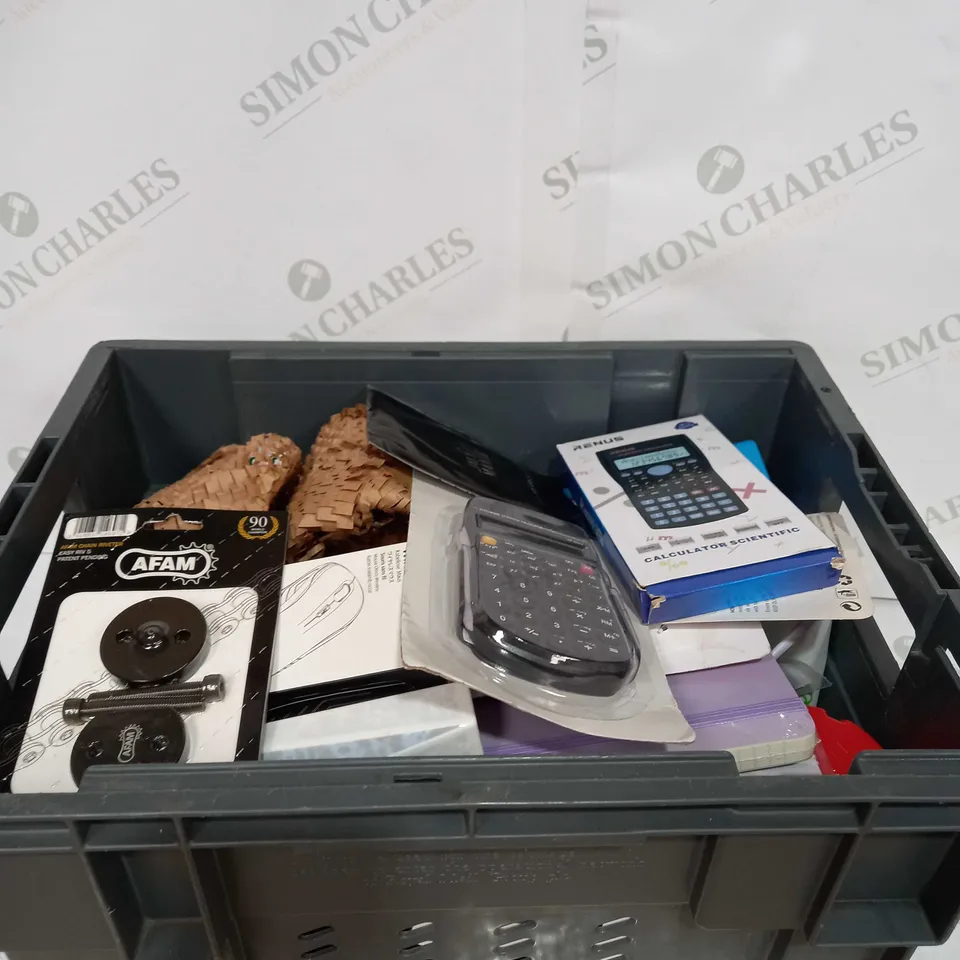 BOX TO CONTAIN APPROX 25 X ASSORTED HOUSEHOLD PRODUCTS, INCLUDES CALCULATORS, NOTEBOOK, COMPUTER MOUSE ETC 