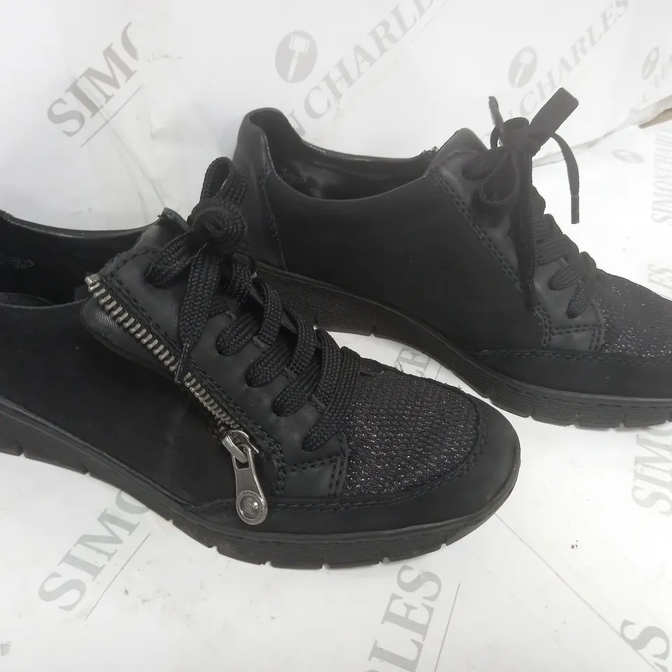BOXED RIEKER ANTISTRESS WEDGE TRAINER BLACK SIZE 5