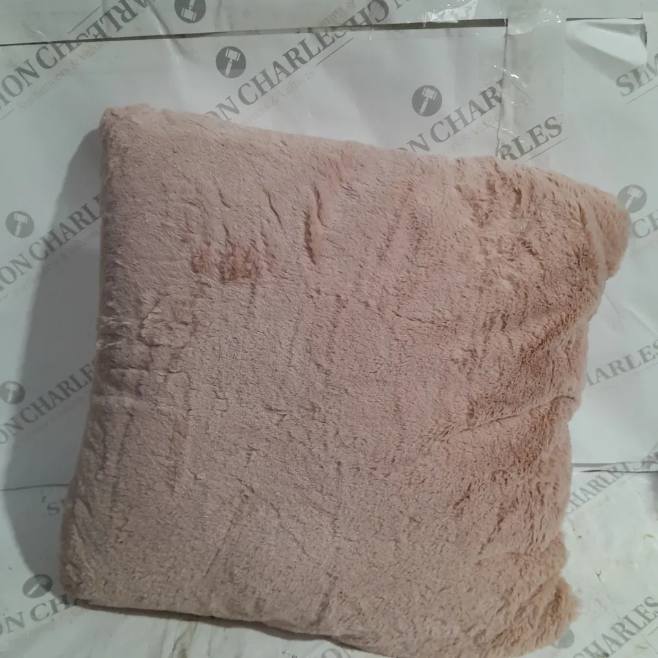 SET OF 2 PINK FUAX CUSHIONS 