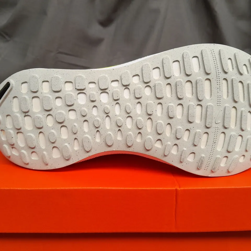 BOXED NIKE REACTX INFINTY RUN 4 IN WHITE & LEMON TWIST - UK 6.5