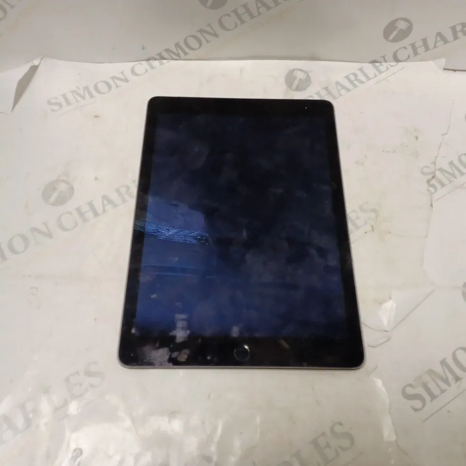 APPLE IPAD IN GREY MODEL A1567