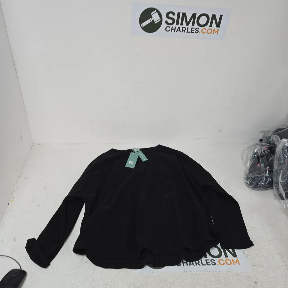 BOX OF APPROXIMATELY 30 ASSORTED CLOTHING ITEMS TO INCLUDE: LA MAREY BLACK FLEECE TOP