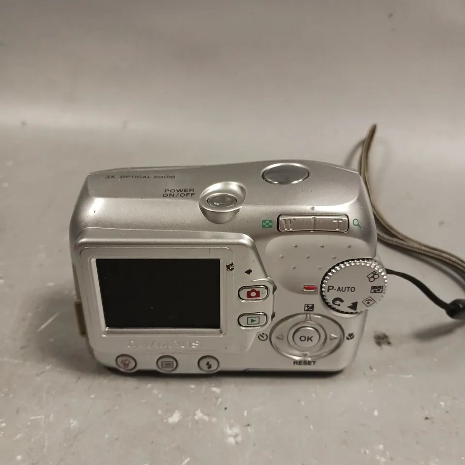 OLYMPUS CAMEDIA C-370 DIGITAL CAMERA 
