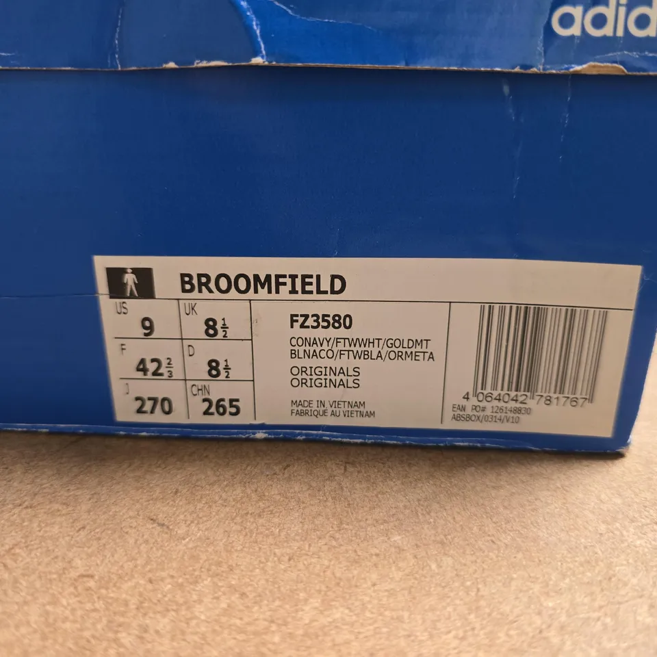 BOXED PAIR OF ADIDAS BROOMFIELD NAVY SUEDE SNEAKERS – UK SIZE 8.5 
